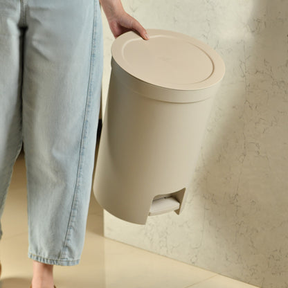 Lixeira 30 Litros Redonda com Pedal Ou Linha Trium