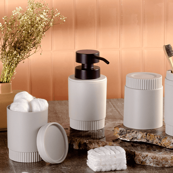 Porta sabonete líquido com válvula preta Ou Linha Dórica - Ou